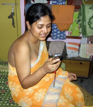 Abitha Aunty_72.jpg